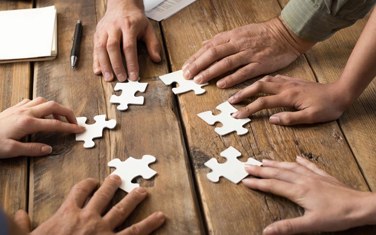 ADN: Tourné vers les autres églises, l’internationale et les juifs